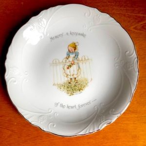 Holly Hobbie “Memory..,a keepsake of the heart forever… porcelain plate Spring